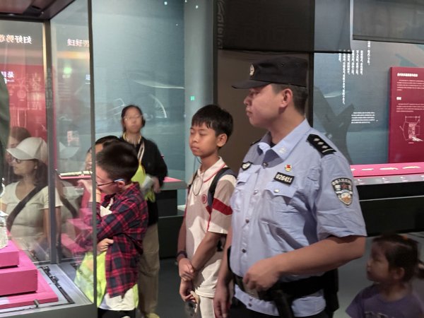 KB资产 警方全力护航暑期文博大客流，力保观众安全有序参观